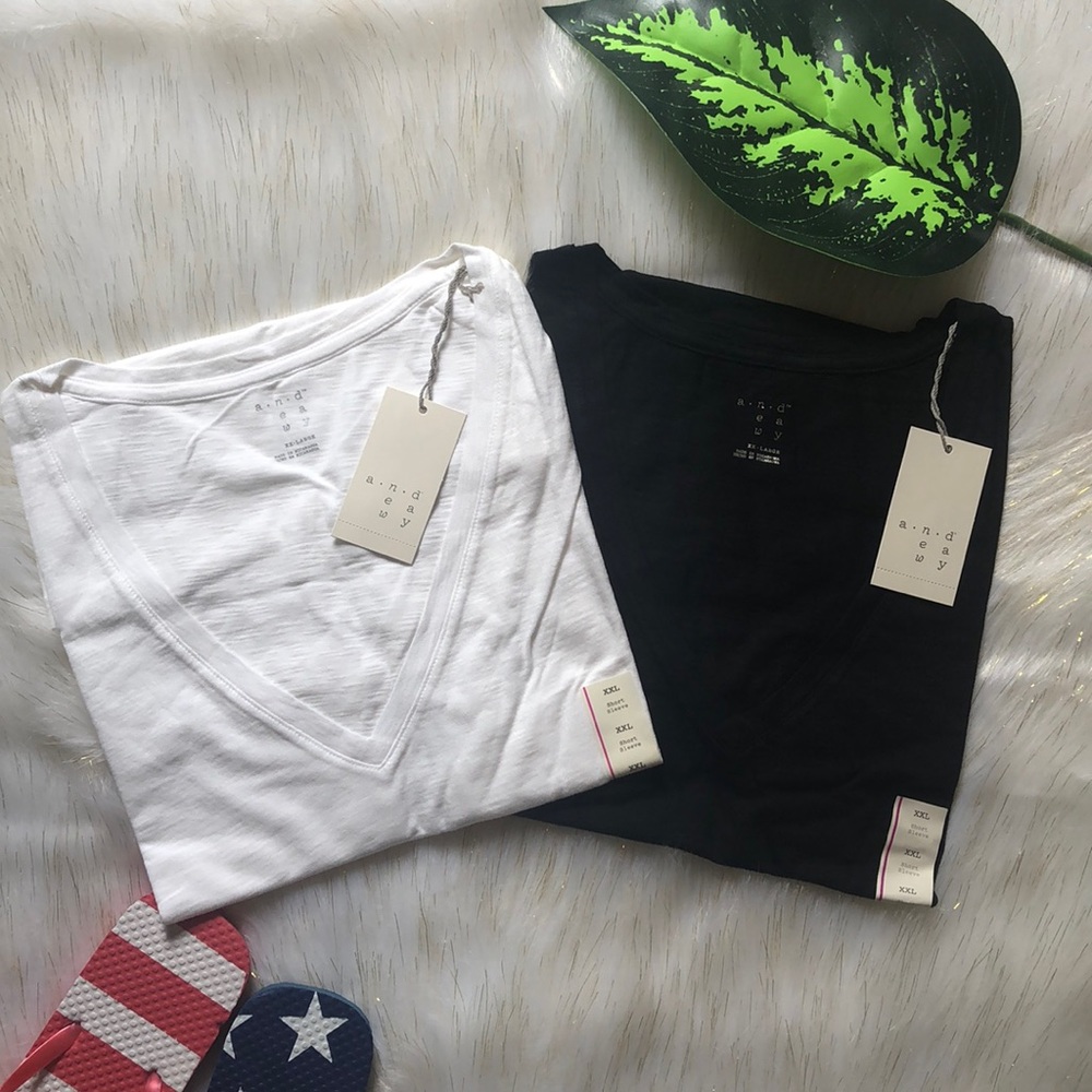 Bundle of 2 T-shirts XXL White & Black New V-neck